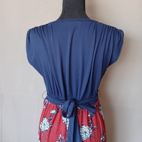 HPx2•Expected Floral Navy Maternity MaxiDress - Picture 6 of 9